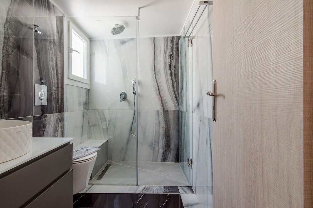 Фото Adorable 2 Bedrooms Apartment in Athens