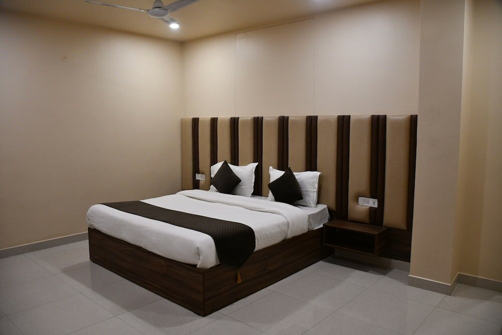 Фото Hotel Vibharaj Palace