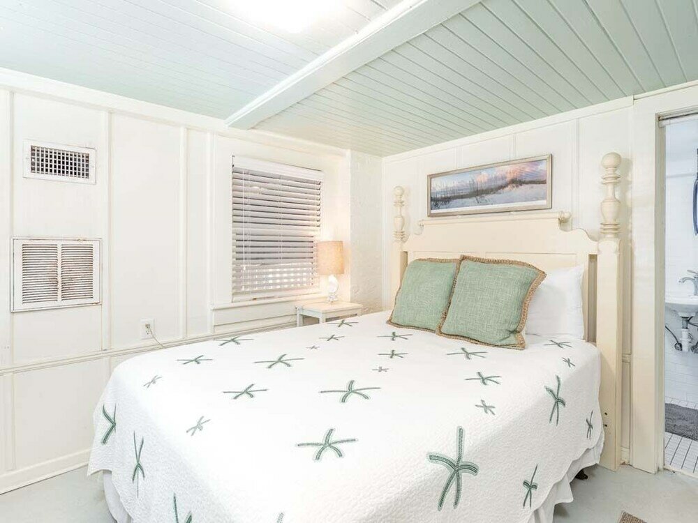 Фото Butler Beach Cottage