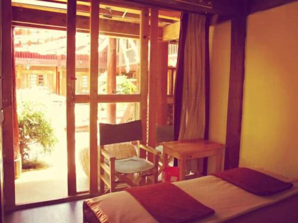 Фото Dragoncloud Hotel