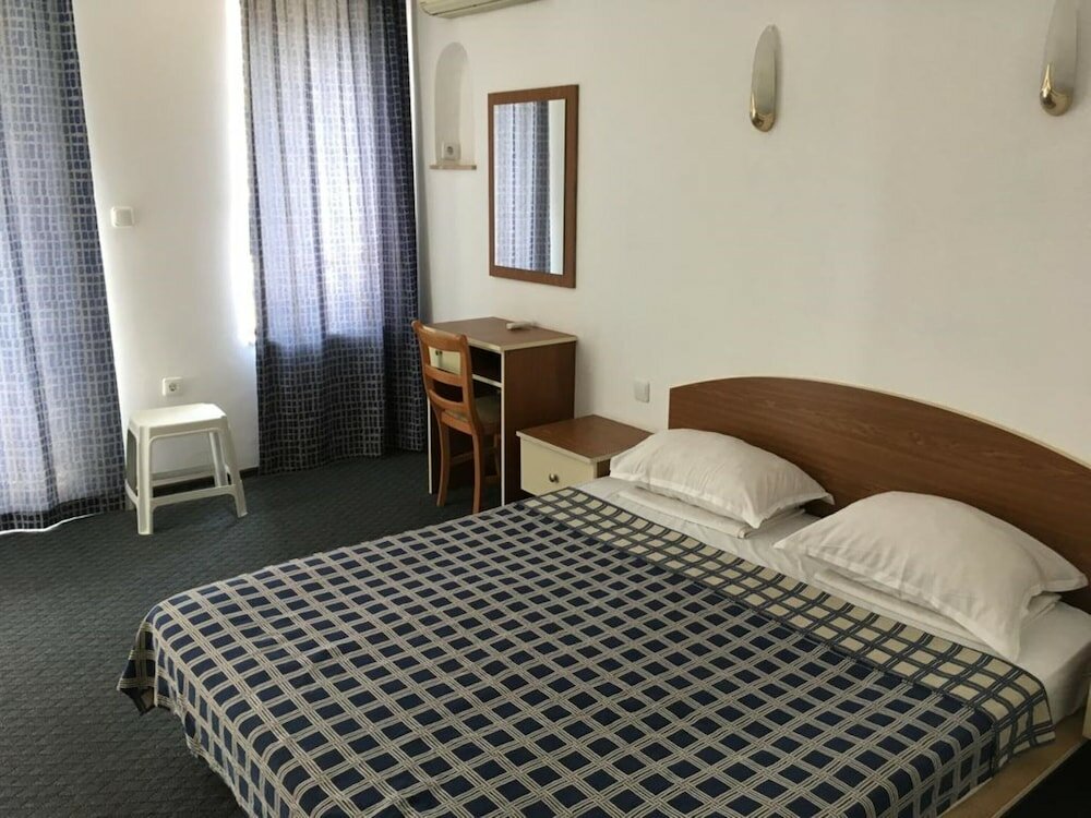 Фото Hotel Corona by Asteri Hotels