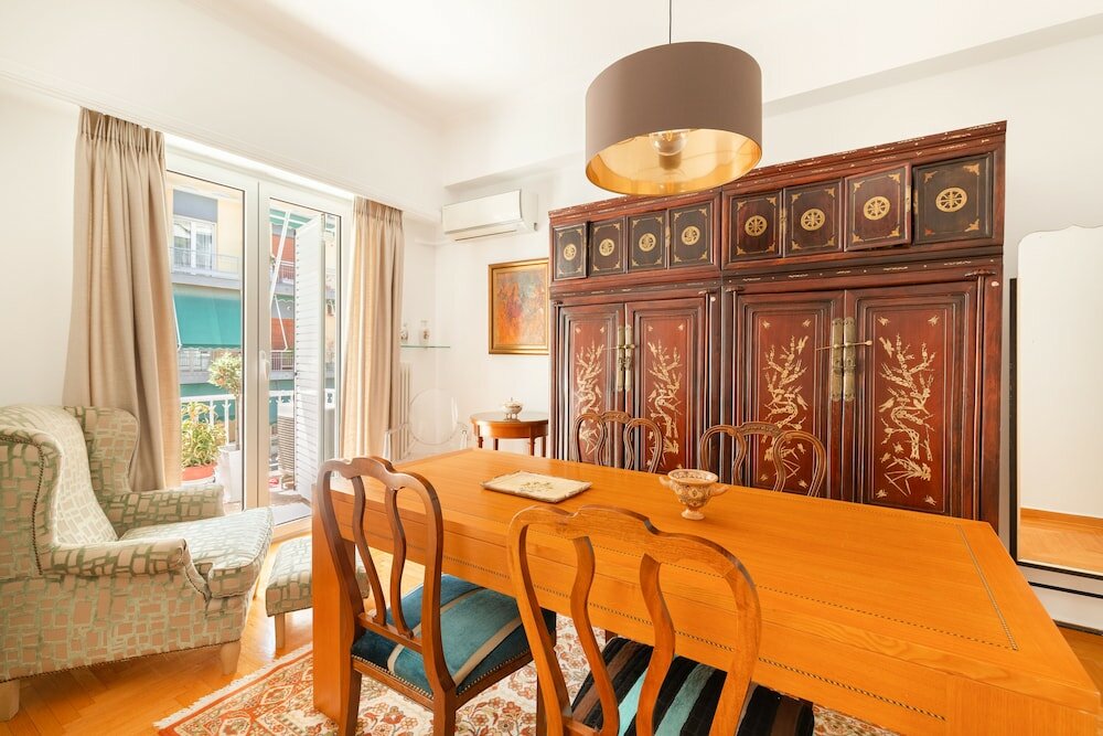 Фото Vibrant in Pangrati by Athenian Homes