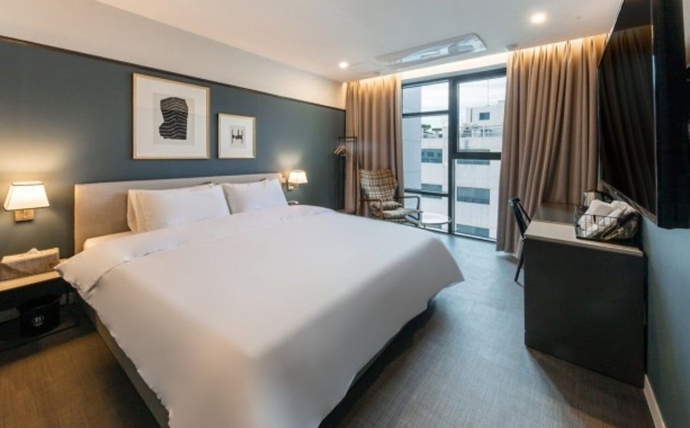 Фото Brown Dot Hotel Deokcheon