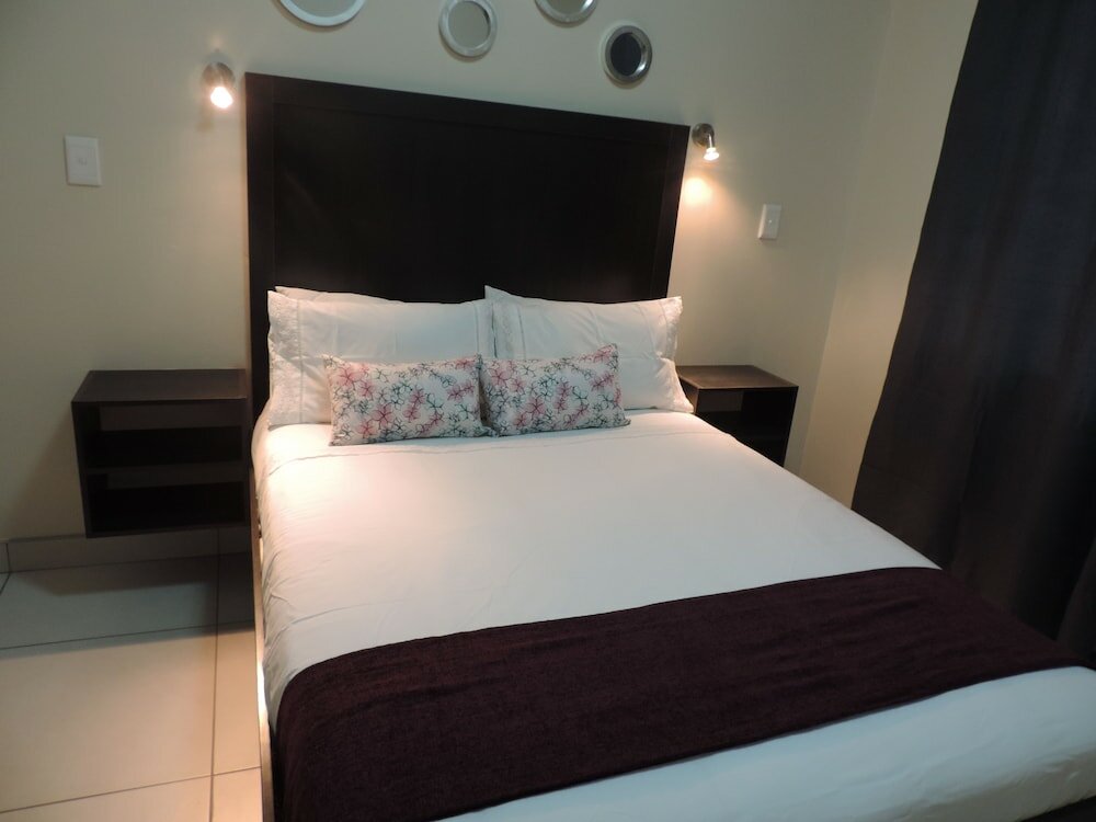 Фото The Living Collective