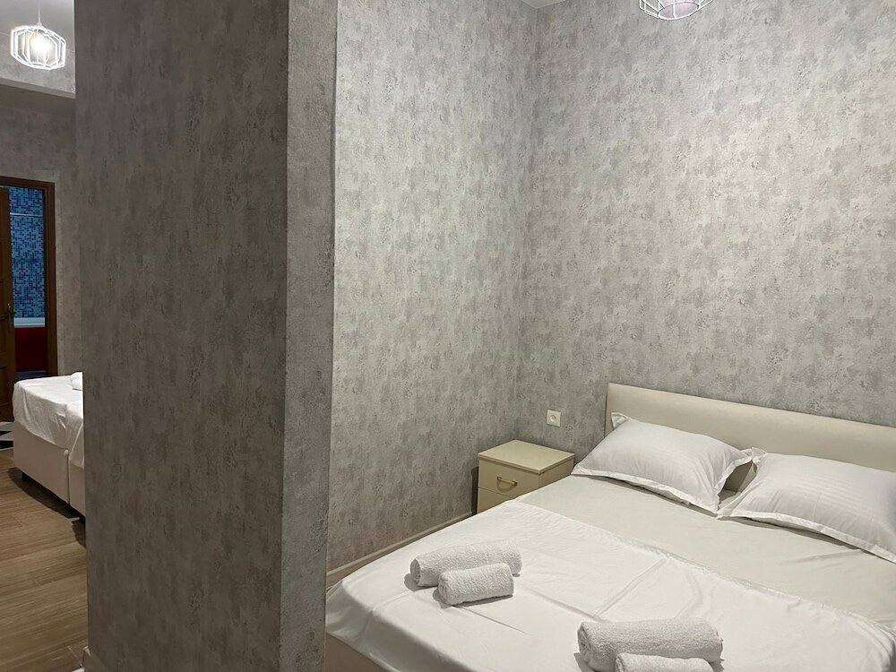 Фото Гостиница на ул. Константина Гамсахурдиа, 1