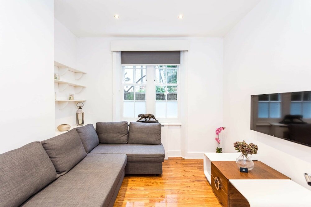 Фото Bright Warwick Chambers Apartment