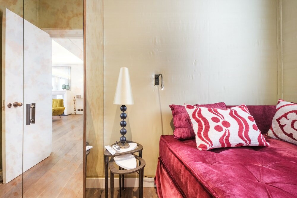 Фото Luxury Home with 3 Bed 2 Bath in London