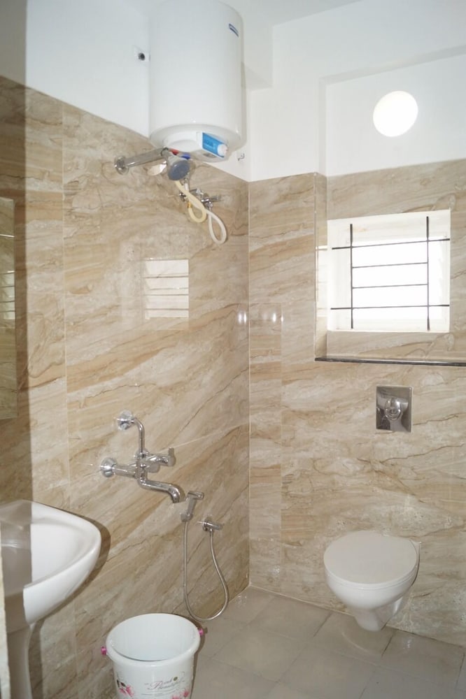 Фото Bsk Deluxe Lodging