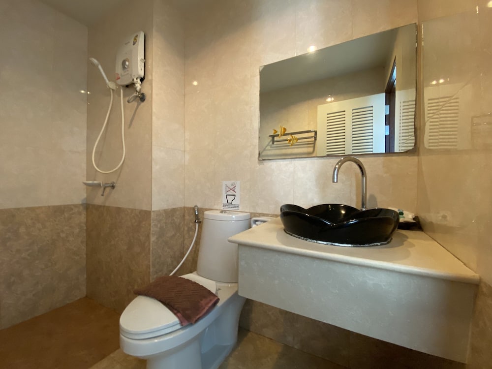 Фото C. A. P. Mansion Hotel