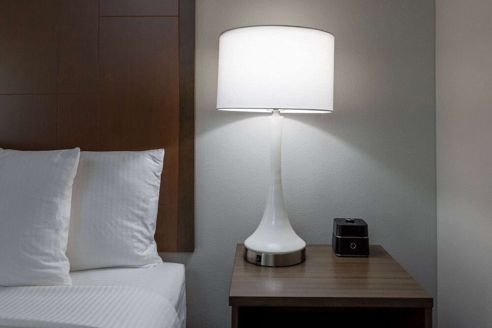 Фото La Quinta Inn & Suites by Wyndham Round Rock near Kalahari