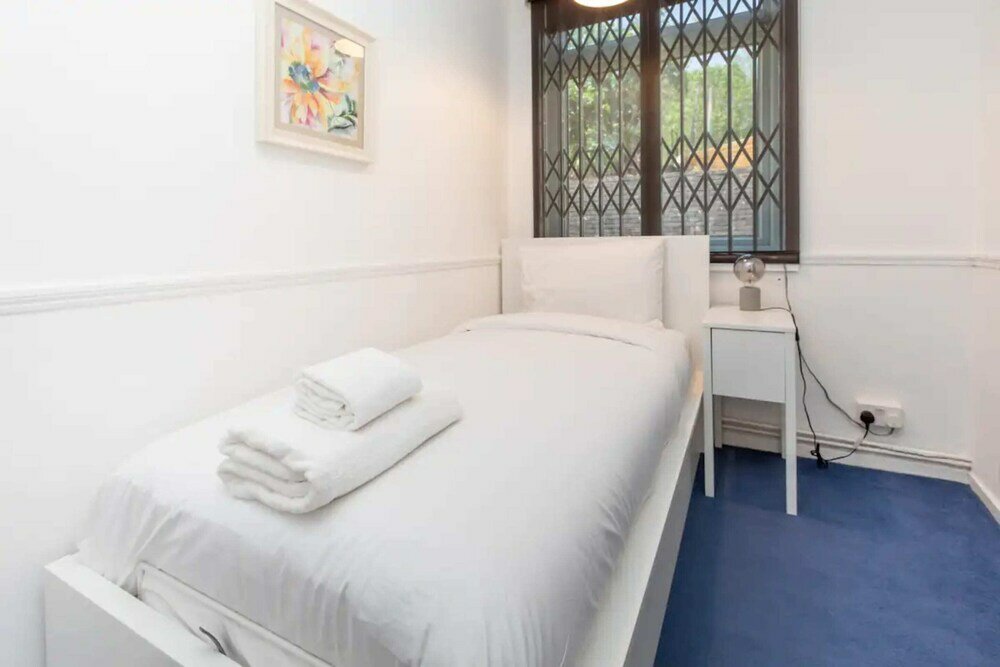 Фото Spacious & Welcoming 4bd House - Kennington