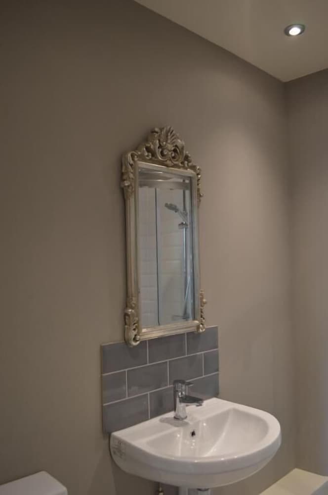 Фото The Crown Pub & Guesthouse