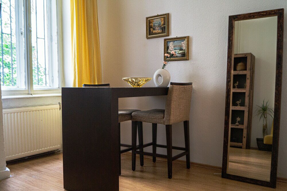 Фото Vibrant Apartment Near Downtown