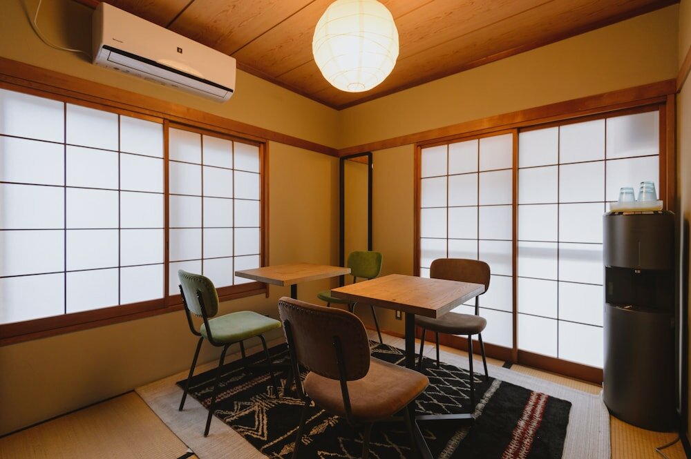 Фото Iza Kamakura Guest House & Bar