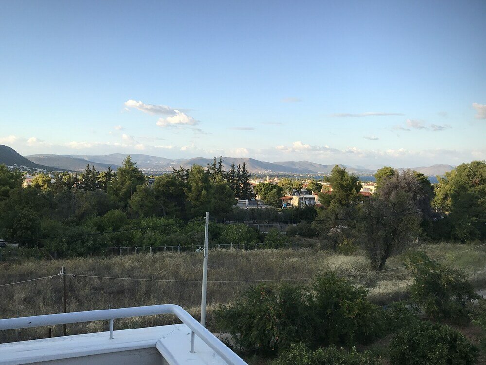 Фото Beautiful Spacious apt in Nea Makri