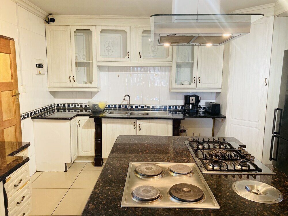 Фото Airport Royal Guest House