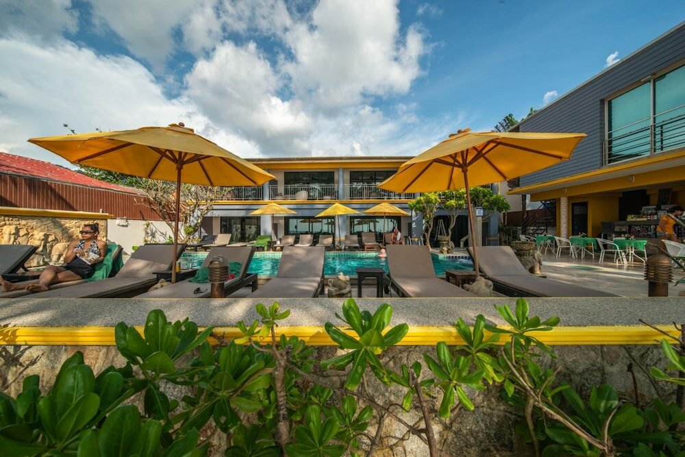 Фото Kamala Beachfront Apartment