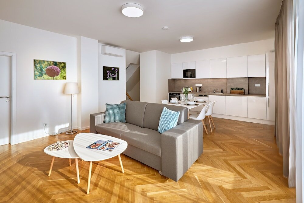 Фото DownTown Suites Rubesova