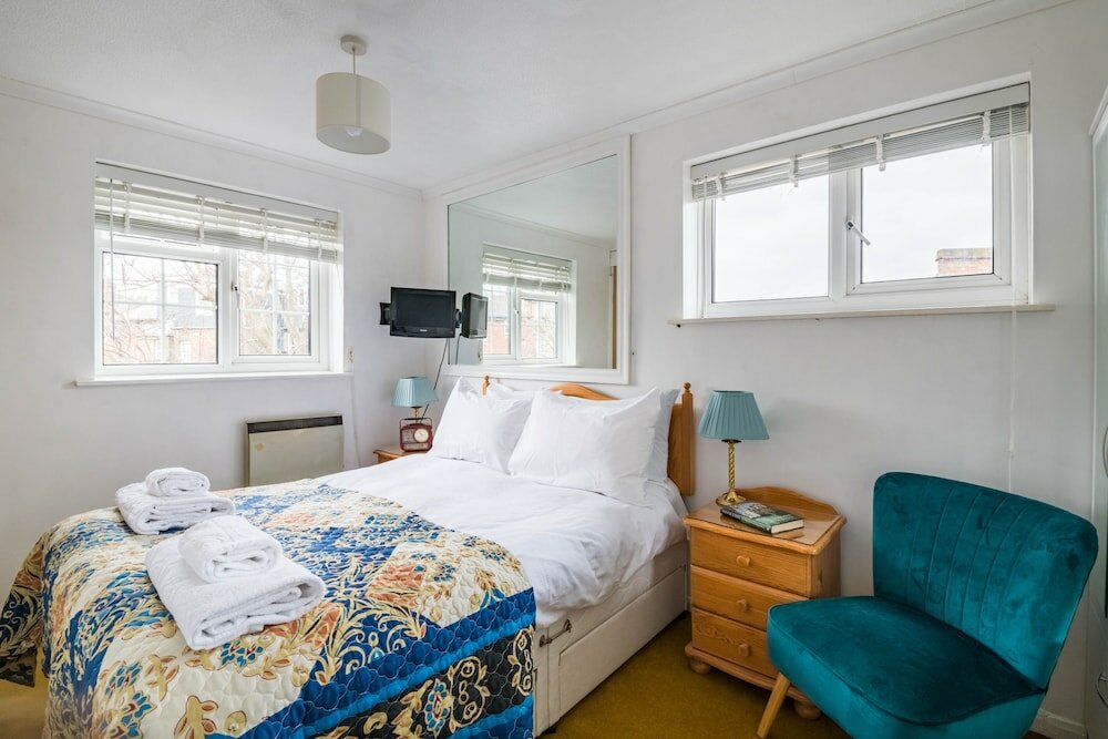 Фото Exclusive Home in Acton by Underthedoormat