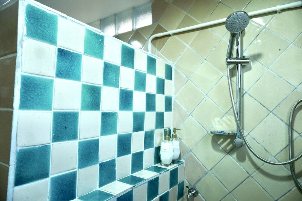 Фото Tha Ma-O Bouteak Homestay