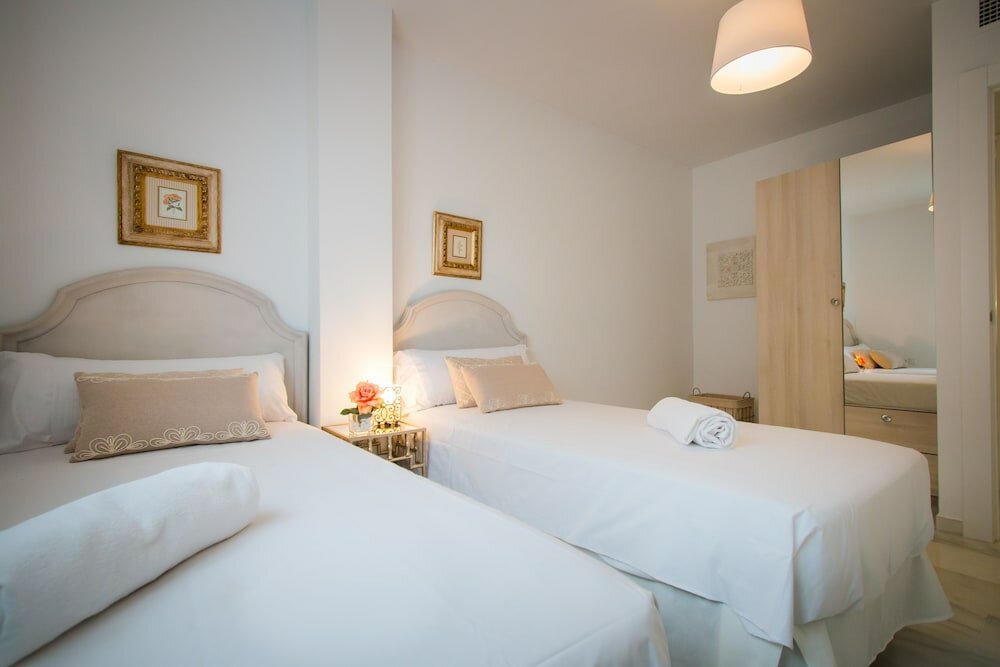 Фото Holidays2Malaga Train Station Area Apartments