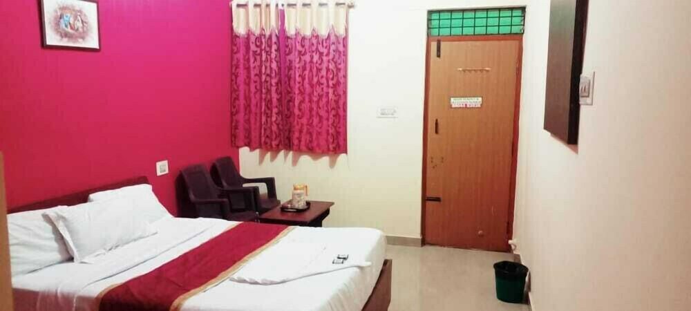 Фото Ashish Residency