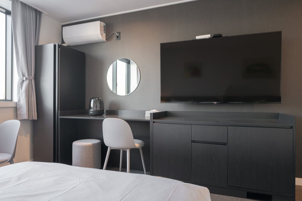 Фото Workers' Hotel Daejeon by Annk Wolpyeong