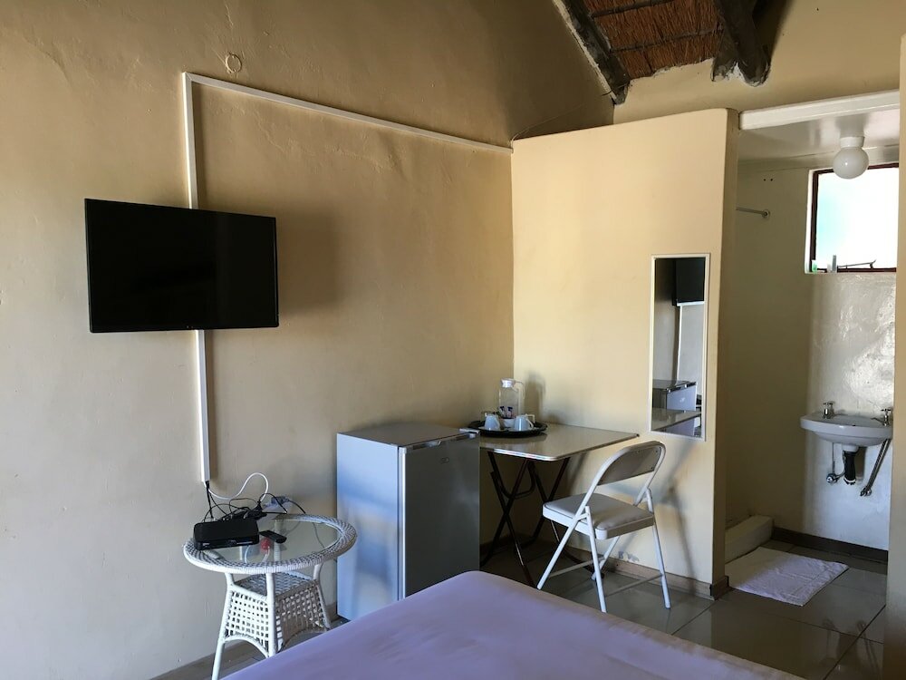 Фото Athoma Guest House