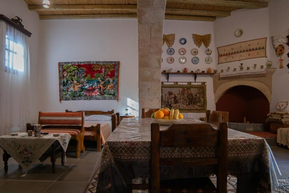 Фото Traditional Stone House Emanouela