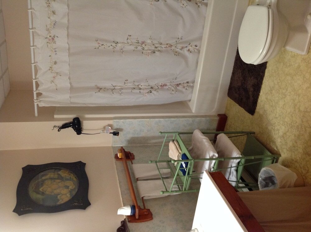 Фото Old Winterport Commercial House