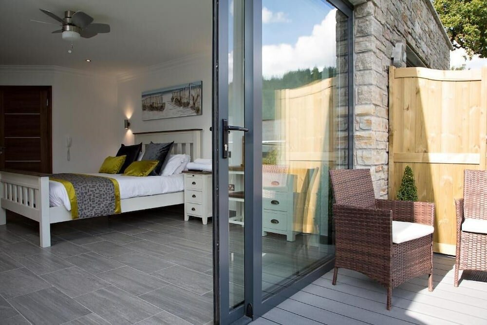 Фото Canada Lodge and Lake