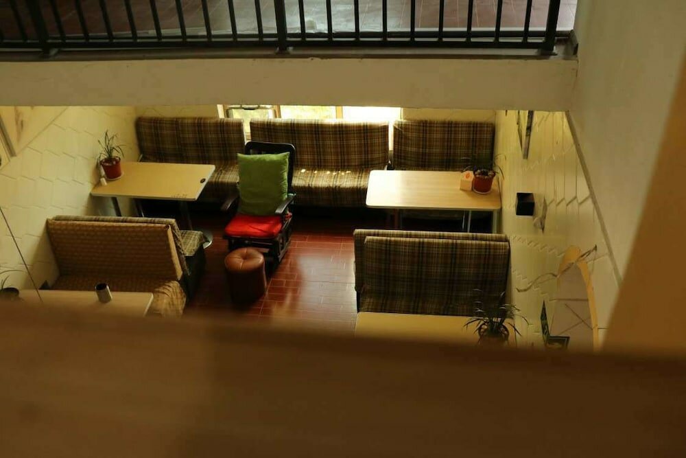 Фото Julians Country Inn