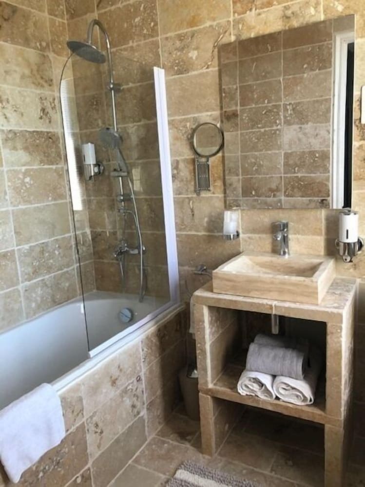 Фото Hôtel De Charme Le Provence