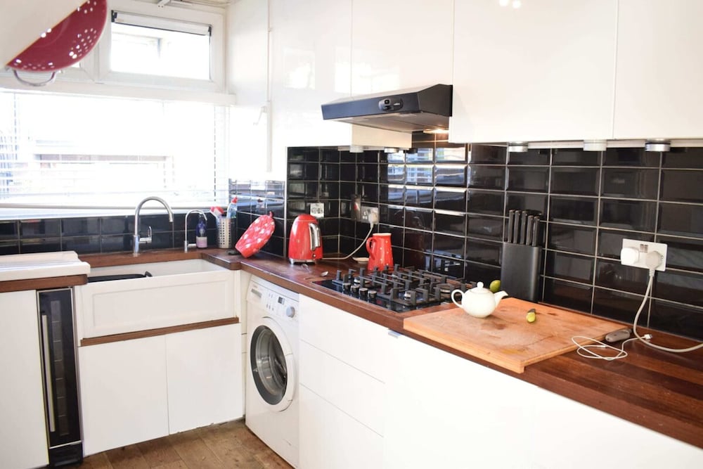 Фото Modern 3 Bedroom Apartment in Brixton