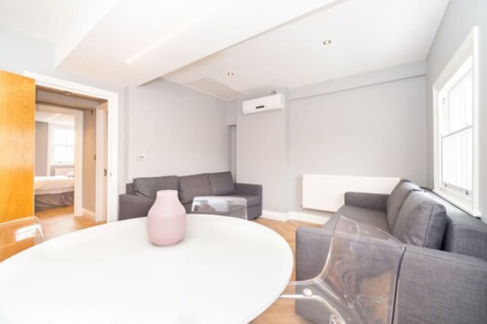 Фото Pml Apartments Southwick Street