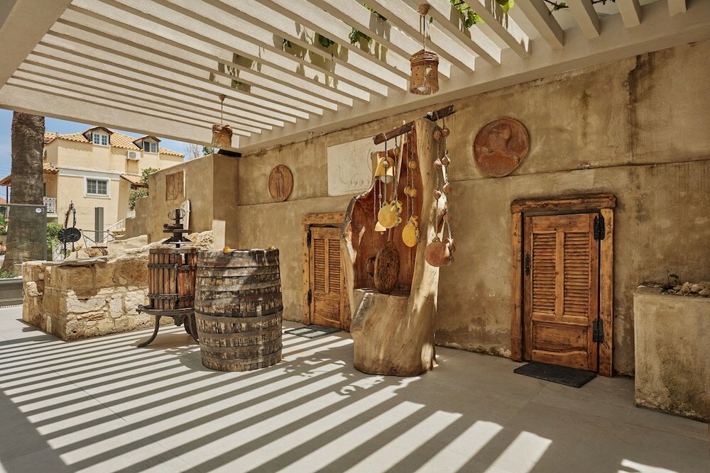 Фото Отель Iniochos