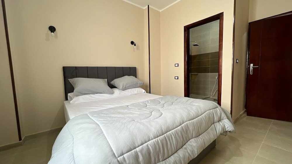 Фото Pyramids Road Guest House