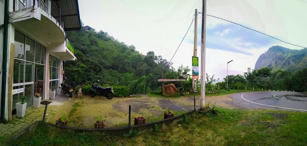 Фото Dewy Arena Hotel