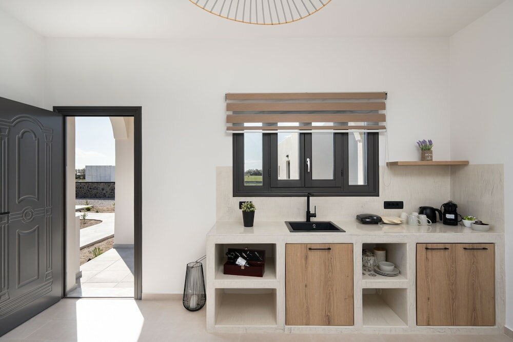 Фото Almira Luxury Suites