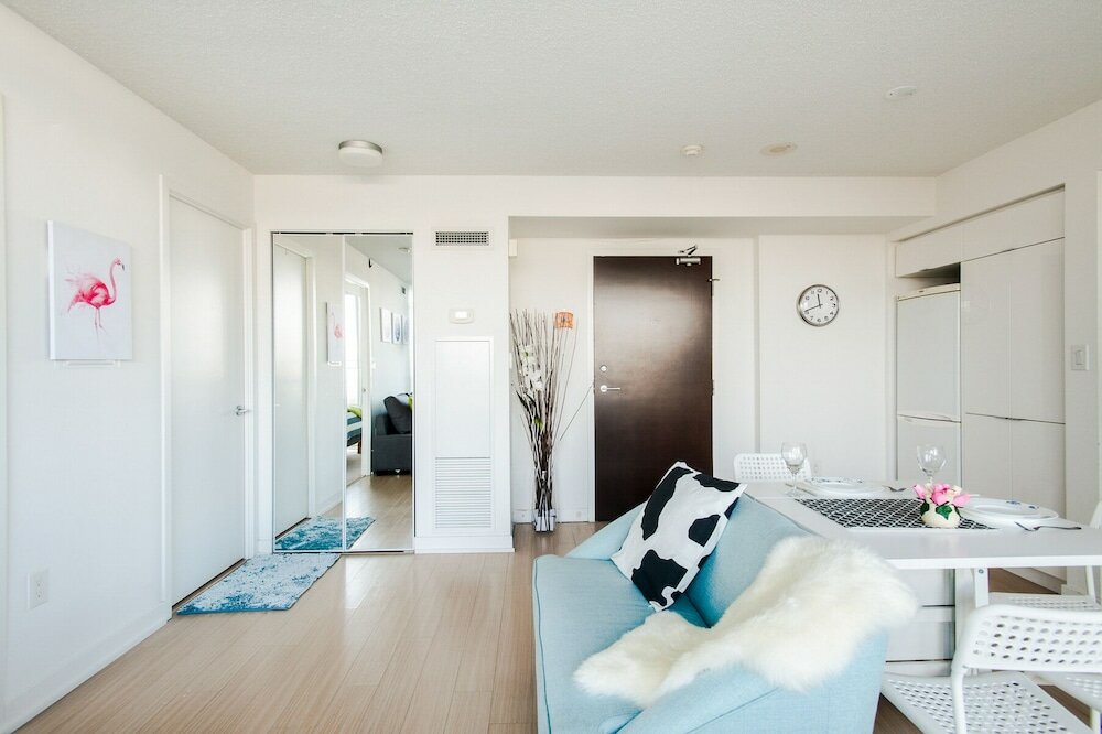 Фото SkyTree - Condos in Heart of Downtown