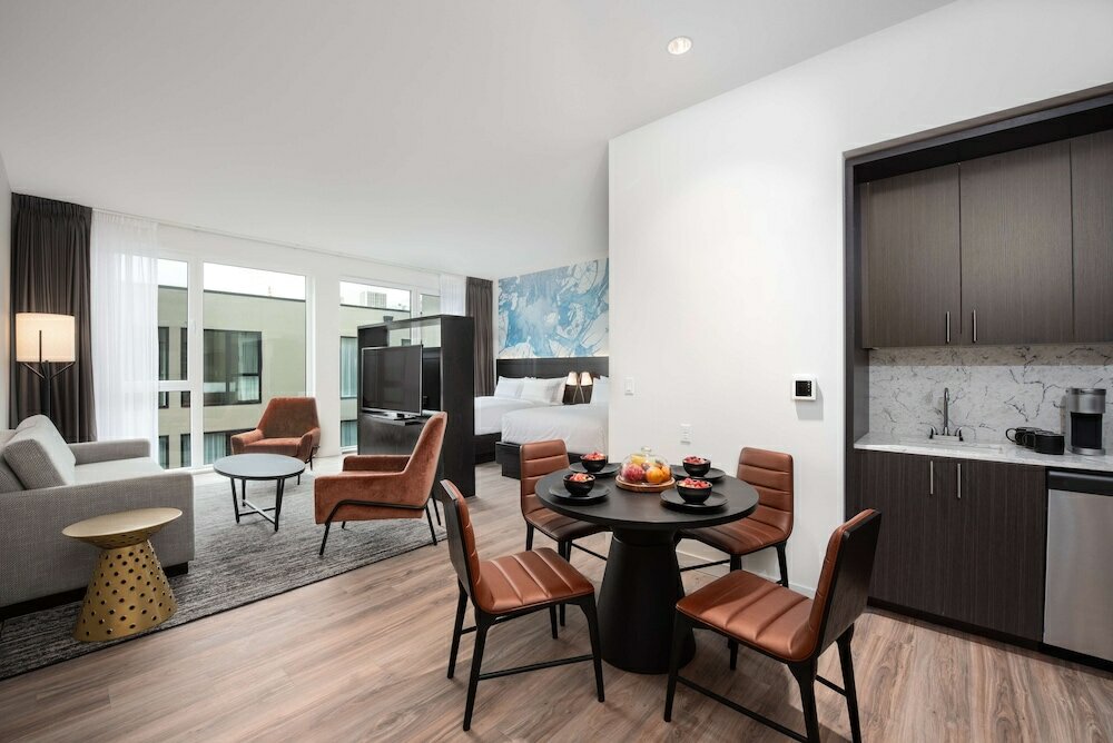 Фото Holman Riverfront Park Hotel Salem, Tapestry by Hilton