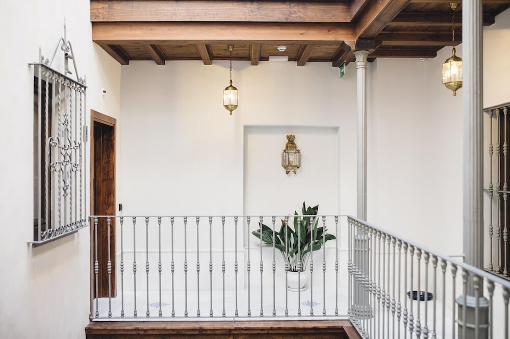 Фото Stay Komodo Byron Suites