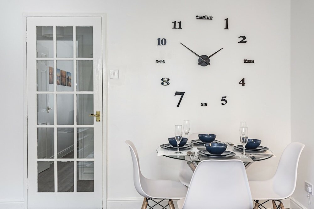 Фото Modern 2 Bedroom Lewisham Apartment