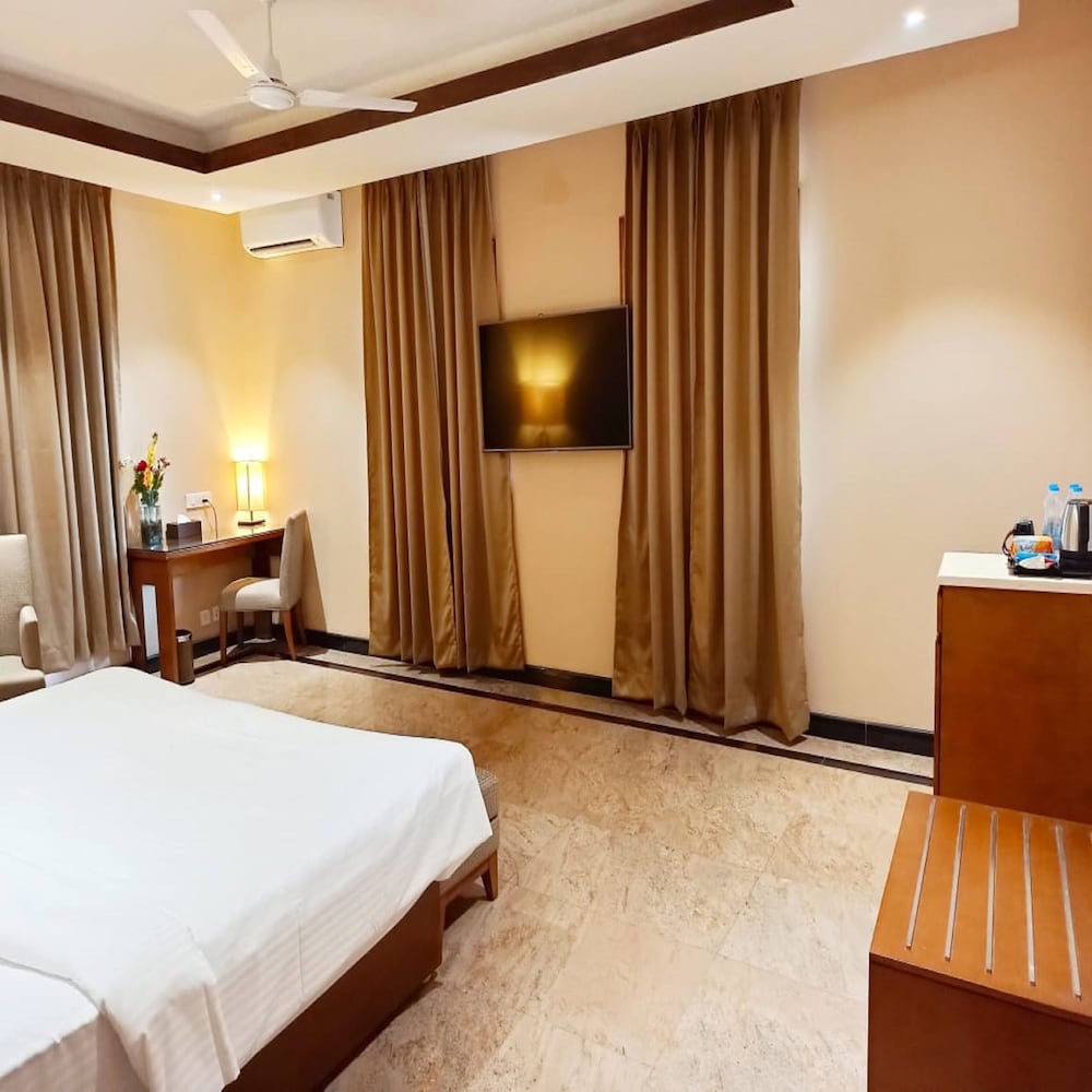 Фото Hotel Cachar Club by Siara