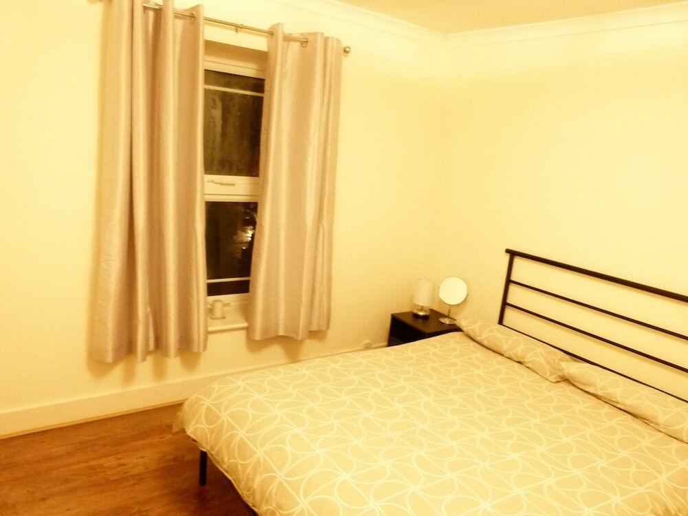 Фото Ss Property Hub - Canary Wharf Apartment