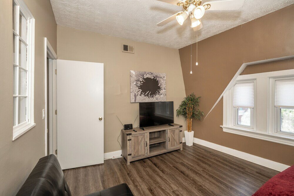 Фото Monmouth Loft 3