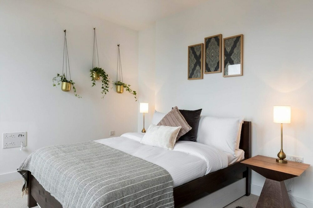 Фото Modern and Designed 2 Bedroom Apartment With Terrace Notting Hill