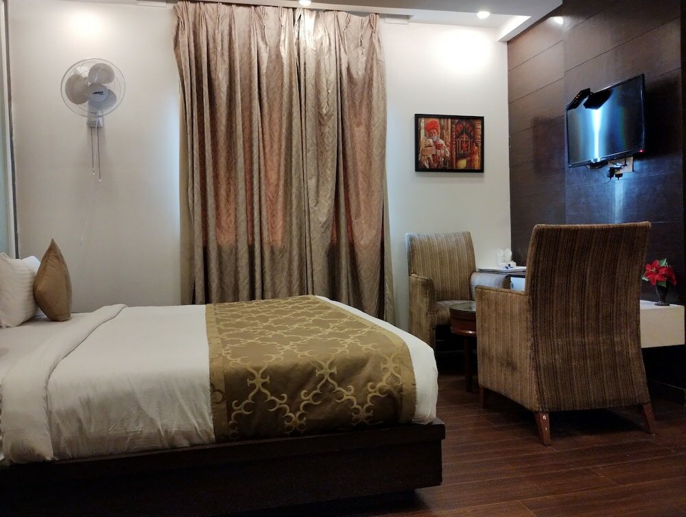 Фото Hotel Wti Airport