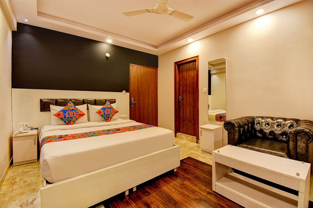 Фото Fabhotel Srk Platinum Inn