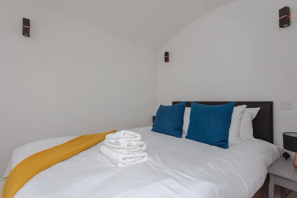 Фото Spacious and Modern Apartment in Pimlico